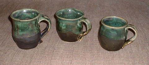 cups green crystal mugs.jpg (32279 bytes)